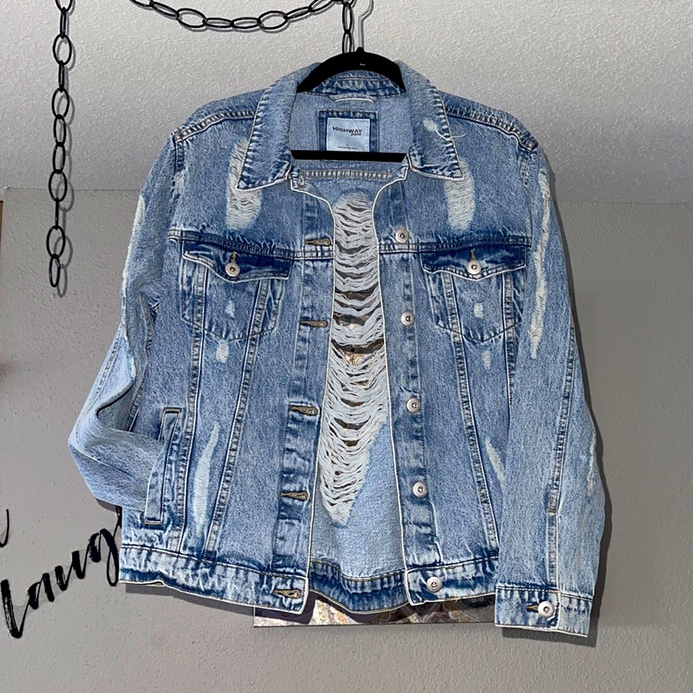 Boutique California Style Designed jean jacket (L)